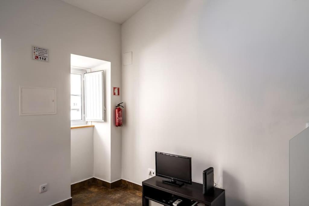 Charming Studio With Ac And Loft On Ground Floor Lissabon Exterior foto